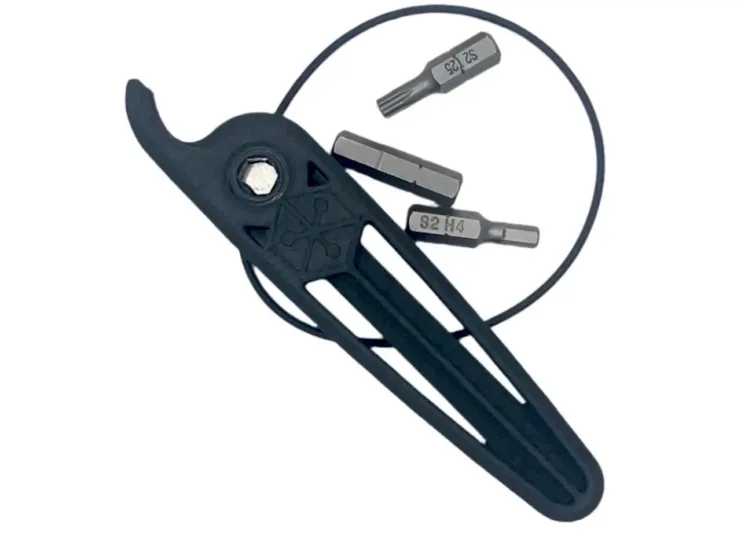 Nano Worx Tire Hook Lever Multi-Tool Includes Three Bits, Weighs Only 40g